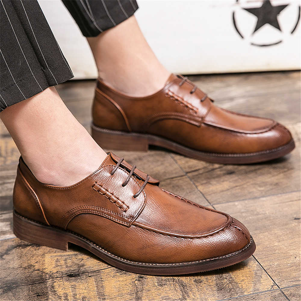 エレガントな滑り止め大型メンズシューズカジュアルスニーカー男 - Men Formal Wear With Sneakers のレビューと価格