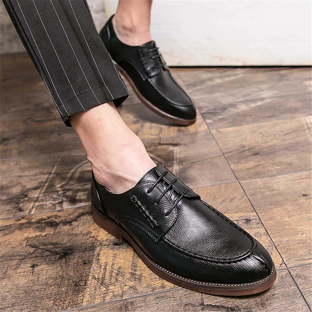 エレガントな滑り止め大型メンズシューズカジュアルスニーカー男 - Men Formal Wear With Sneakers のレビューと価格