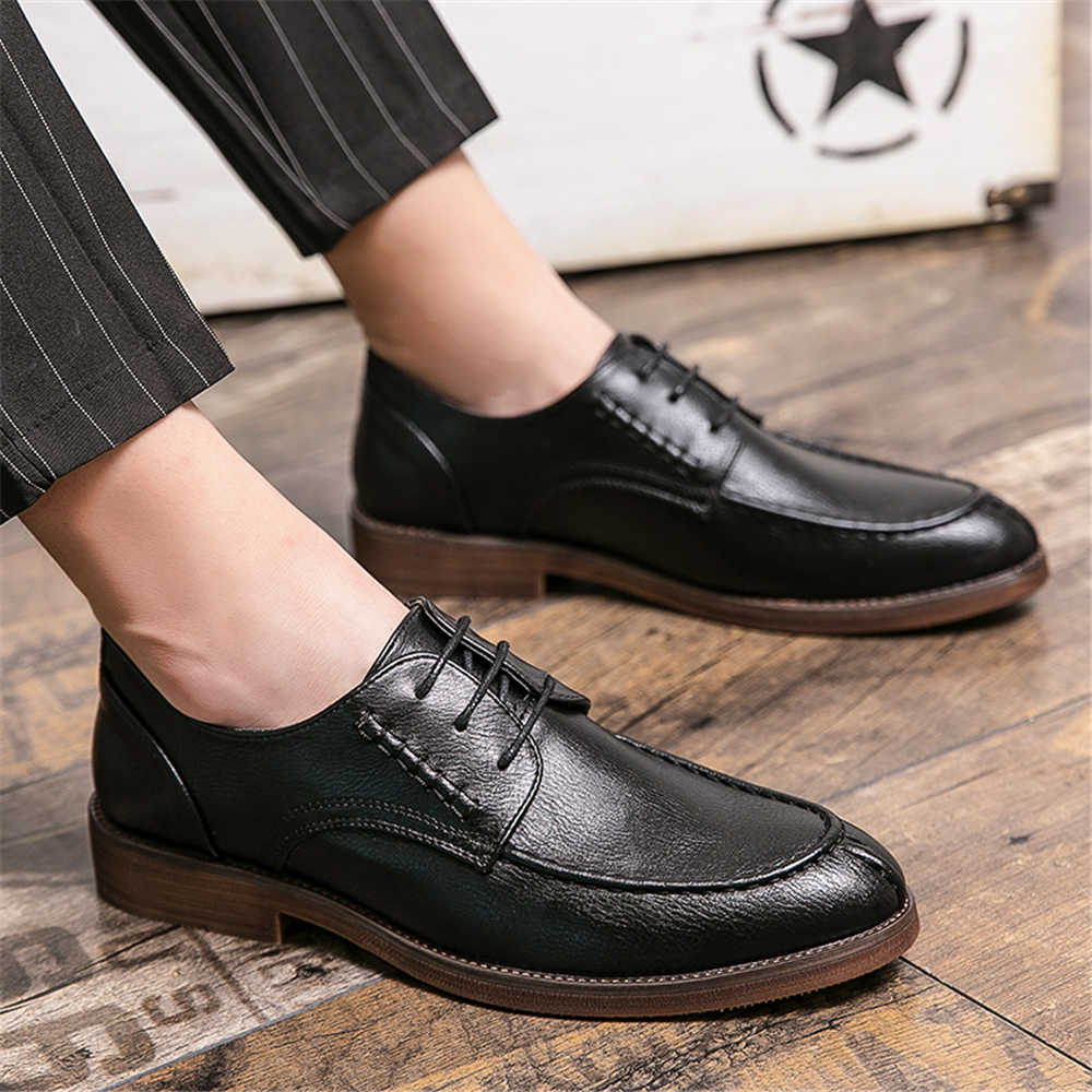 エレガントな滑り止め大型メンズシューズカジュアルスニーカー男 - Men Formal Wear With Sneakers のレビューと価格